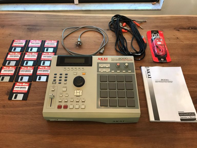 akai professional mpc 500 music production center