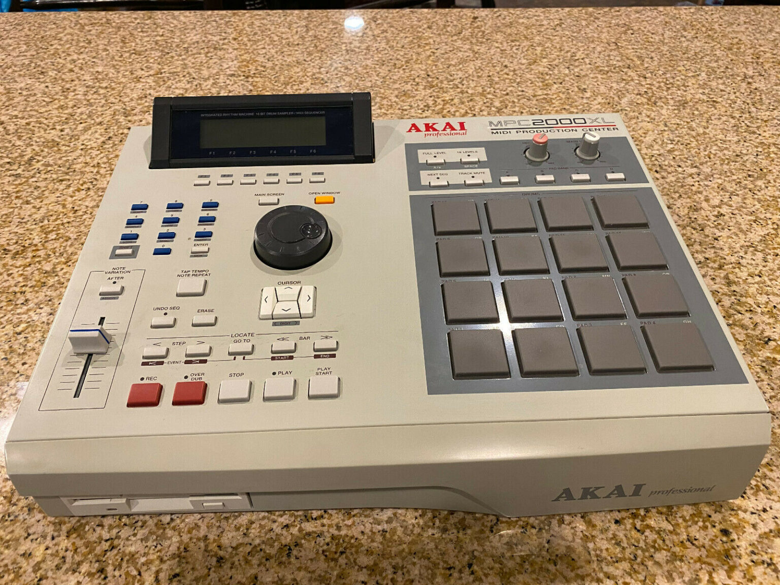 akai professional mpc 2000xlmidi